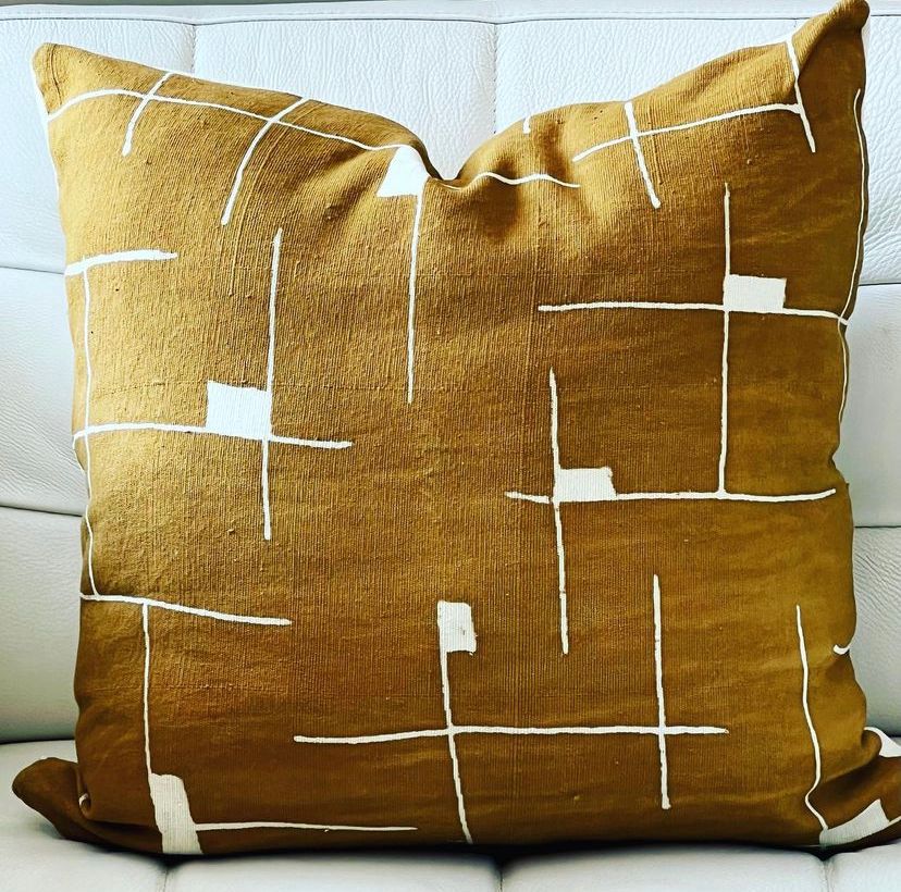 Coussin bogolan 50×50 dos lin – Maze moutarde