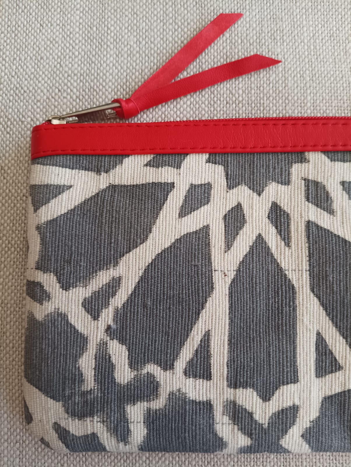 Pochette Zellige – dos cuir – rouge.png