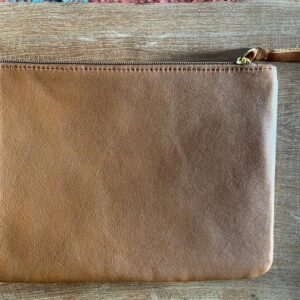 Le Petit Porte Monnaie en Bogolan Moutarde Motif feuilles de Bananier et cuir – Image 3